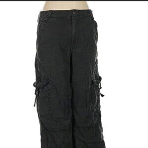 American Eagle black wide leg cargo pants mid rise stretch size 4